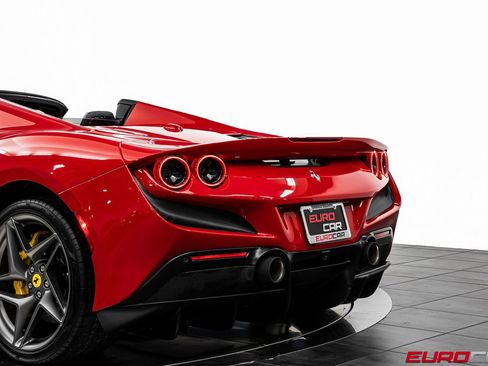 Used 2022 Ferrari F8 Tributo image 20