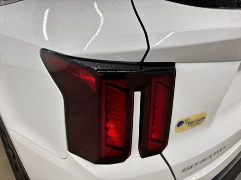 Used 2025 Kia Sorento S w/ Panoramic Sunroof Package FWD image 7