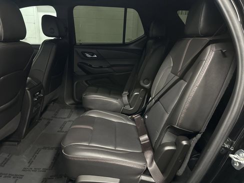 Used 2023 Chevrolet Traverse RS image 38