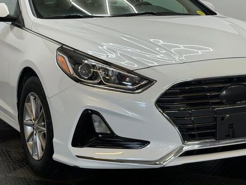 Used 2018 Hyundai Sonata SE image 2