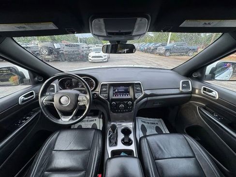 Used 2018 Jeep Grand Cherokee Laredo RWD image 18