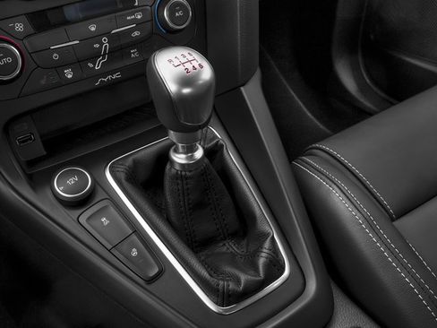 Used 2017 Ford Focus ST FWD image 11