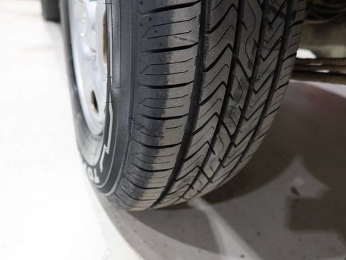 Used 2014 Toyota Tacoma 2WD Regular Cab image 25