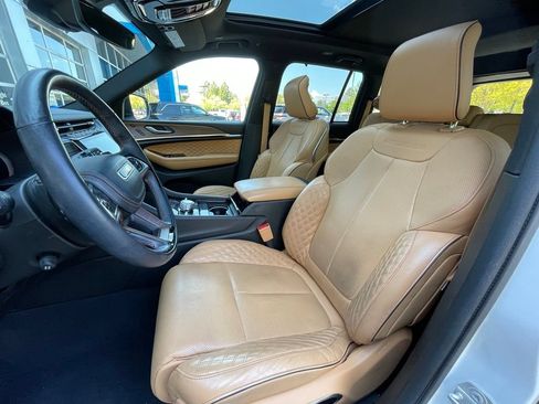 Used 2023 Jeep Grand Cherokee Summit w/ Luxury Tech Group V AWD/4WD image 24