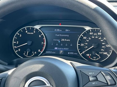 Used 2025 Nissan Altima 2.5 SV FWD image 41