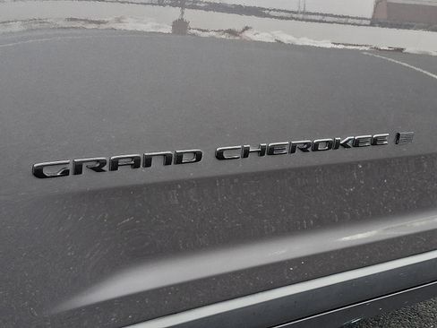 Used 2023 Jeep Grand Cherokee L Laredo image 34