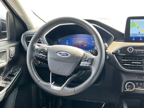Used 2021 Ford Escape Titanium image 15