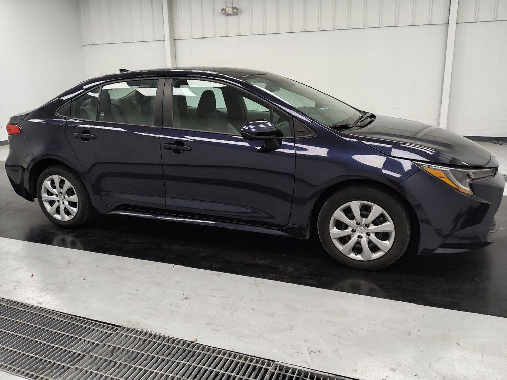 Used 2022 Toyota Corolla LE FWD image 11