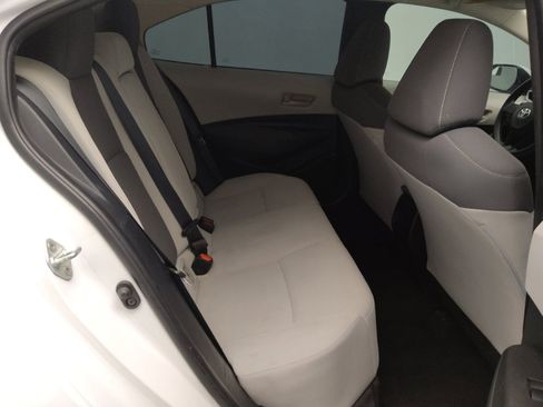 Used 2022 Toyota Corolla LE image 19