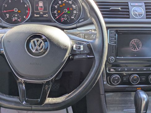 Used 2017 Volkswagen Passat 1.8T SE image 21