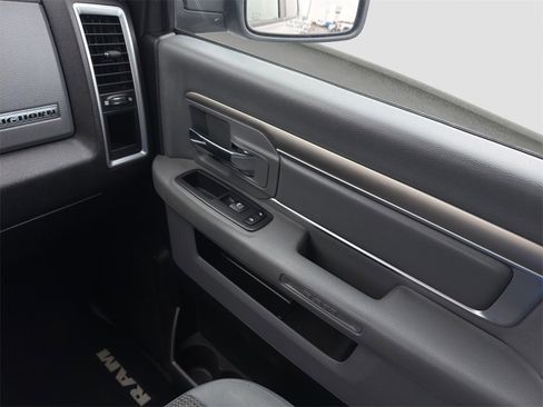 Used 2019 RAM 1500 Big Horn image 17