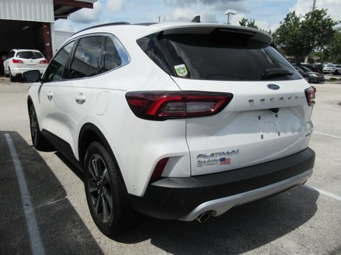 Used 2023 Ford Escape Platinum w/ Premium Technology Package AWD/4WD image 3