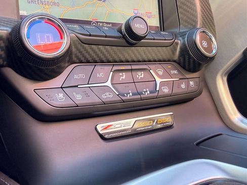 Used 2016 Chevrolet Corvette Z06 w/ 3LZ Preferred Equipment Group image 38