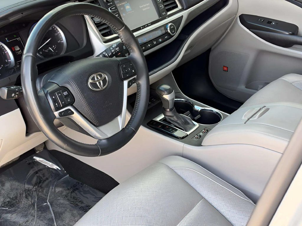 Used 2018 Toyota Highlander Limited AWD/4WD image 8