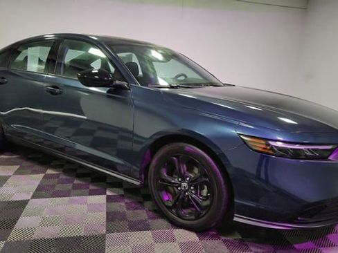 Used 2025 Honda Accord SE image 1