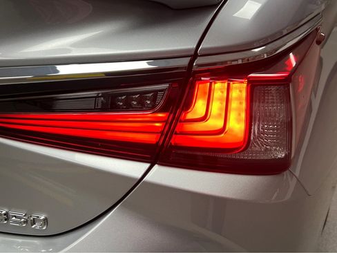 New 2025 Lexus ES 350 w/ Premium Package image 29