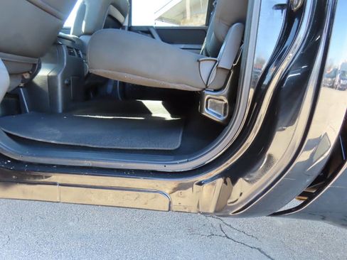 Used 2012 Nissan Titan SV w/ SV Premium Utility Pkg image 31