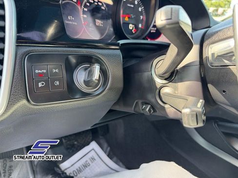 Used 2023 Porsche Cayenne Platinum Edition image 24