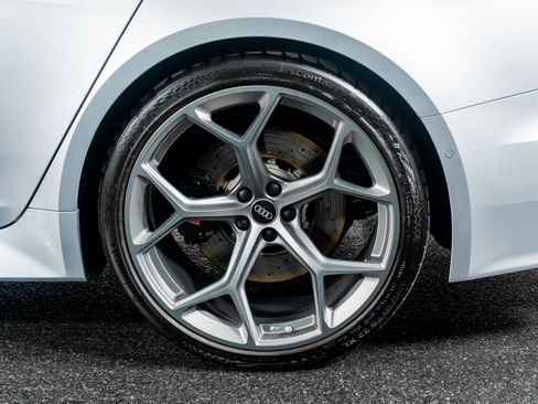 Used 2025 Audi RS 6 performance image 18