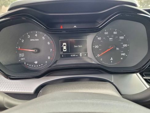 Used 2025 Chevrolet Trax LS image 22