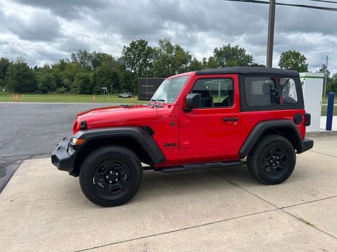 Used 2022 Jeep Wrangler Sport image 4