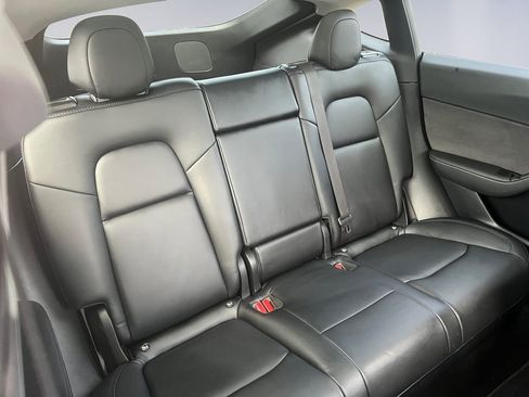 Used 2022 Tesla Model Y Performance image 18