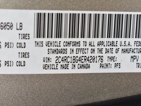 Used 2014 Chrysler Town & Country Touring w/ Trailer Tow Group FWD image 15