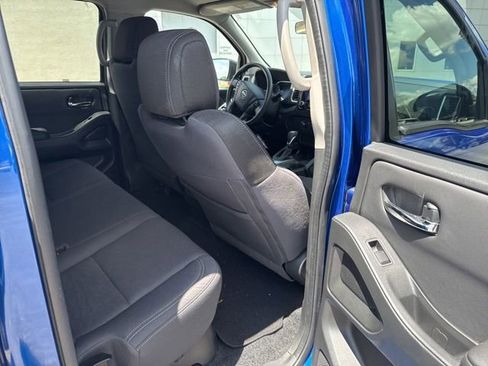 Used 2024 Nissan Frontier SV RWD image 16