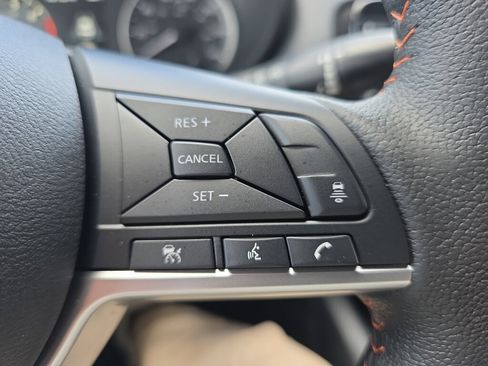 New 2025 Nissan Versa SR w/ Trunk Package image 9