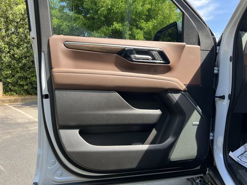 New 2026 Chevrolet Suburban High Country AWD/4WD image 14