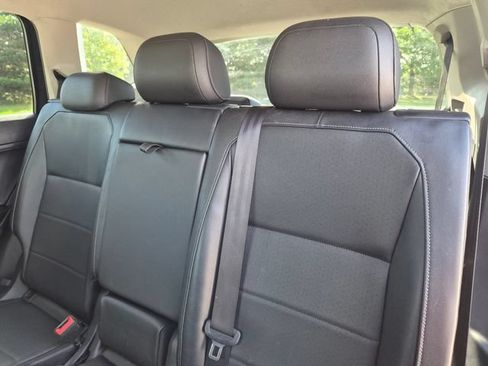Used 2020 Volkswagen Tiguan SE FWD image 30
