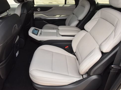 New 2026 Lincoln Navigator L Reserve w/ Jet Appearance Package AWD/4WD image 14