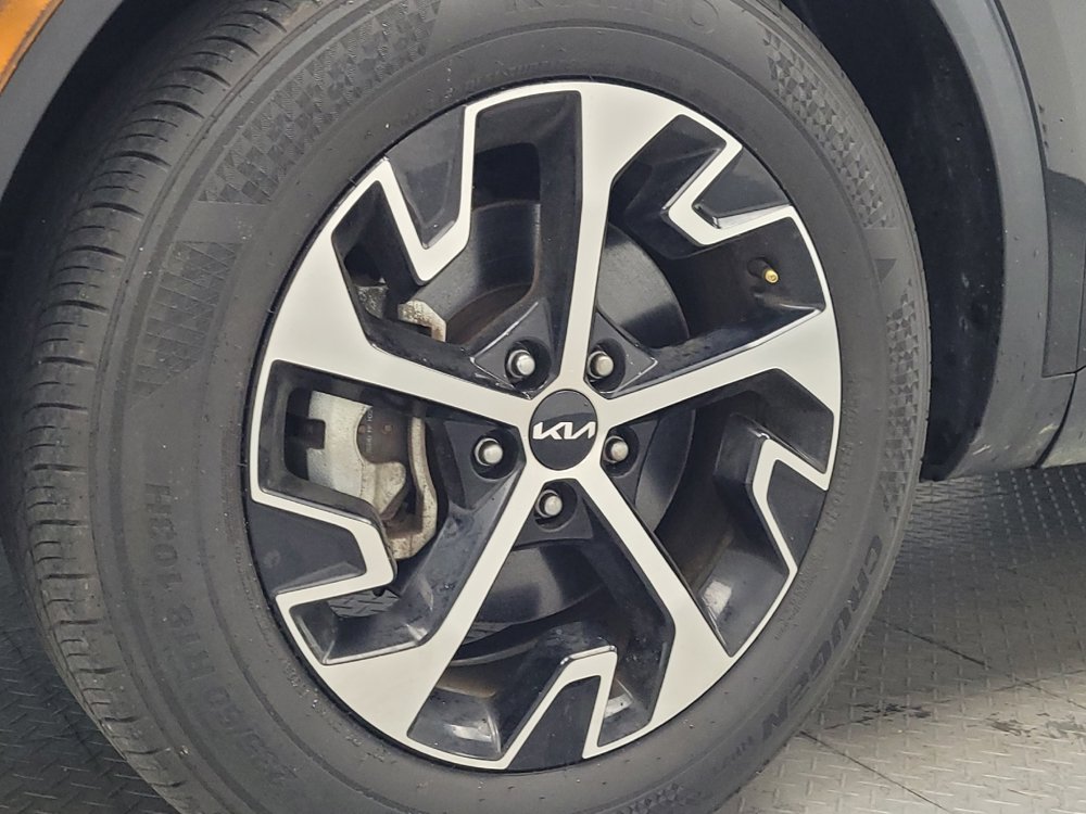 Used 2023 Kia Sportage EX FWD image 31