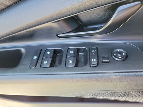 Used 2025 Hyundai Elantra Sport image 20