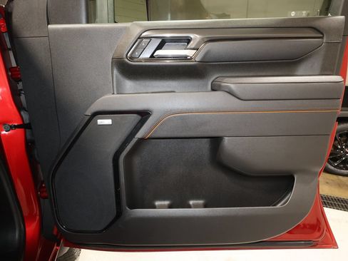 Used 2025 GMC Sierra 2500 AT4 w/ AT4 Premium Plus Package AWD/4WD image 21
