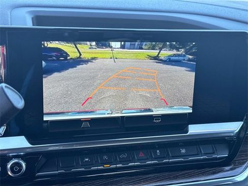 Used 2025 GMC Sierra 1500 SLE image 34