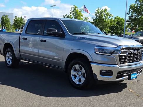 Used 2025 RAM 1500 Big Horn AWD/4WD image 2