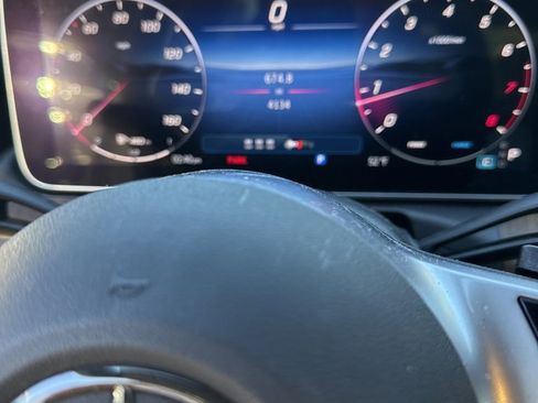 Used 2025 Mercedes-Benz C 300 Sedan image 5