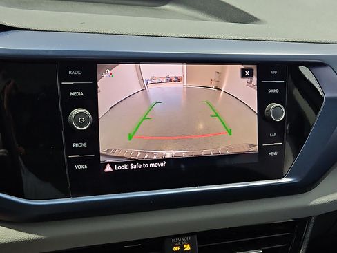 Certified 2023 Volkswagen Taos SE w/ Panoramic Sunroof Package FWD image 40