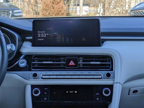 Used 2025 Genesis G70 2.5T image 16