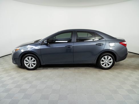 Used 2016 Toyota Corolla LE FWD image 2