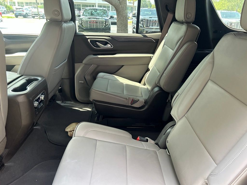 Used 2021 GMC Yukon SLT w/ SLT Luxury Plus Package AWD/4WD image 11