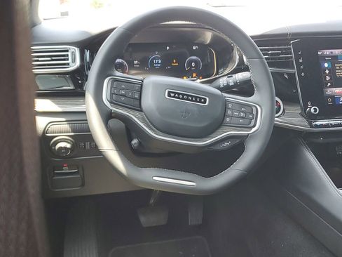 Used 2022 Jeep Wagoneer Series II AWD/4WD image 12