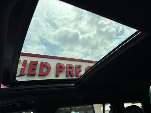 Used 2022 Jeep Grand Cherokee L Overland w/ Luxury Tech Group IV image 56