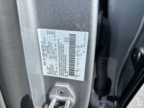 Used 2025 Lincoln Nautilus Premier AWD/4WD image 28