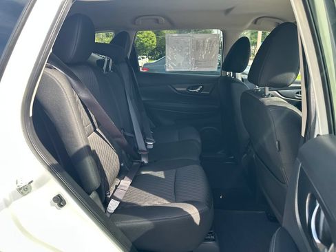Used 2019 Nissan Rogue SV AWD/4WD image 23