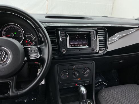 Used 2019 Volkswagen Beetle 2.0T S FWD image 29