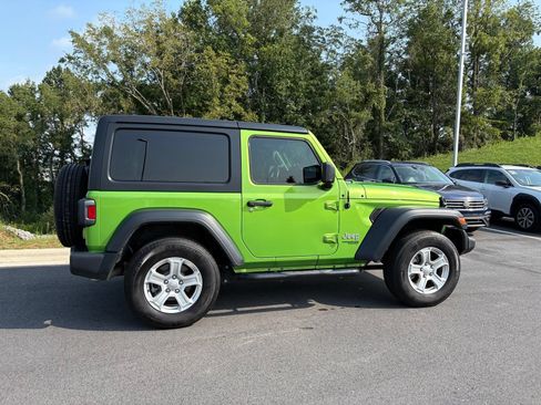 Used 2018 Jeep Wrangler Sport AWD/4WD image 7