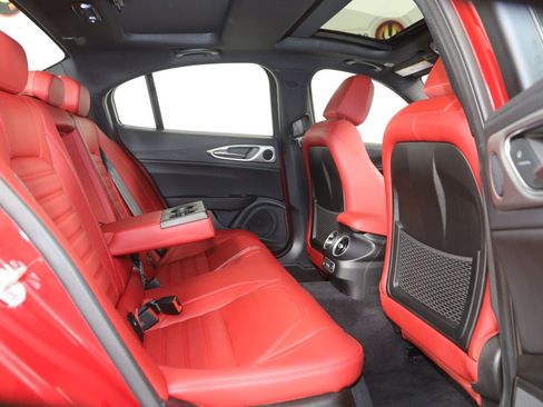 Used 2024 Alfa Romeo Giulia Veloce image 15