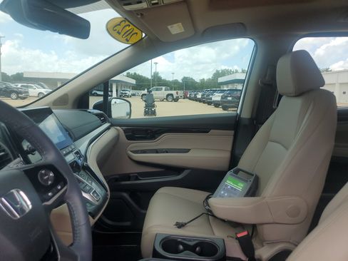 Used 2023 Honda Odyssey Touring image 28
